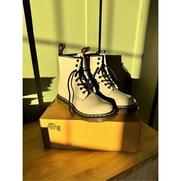 Doc Martens 1460 Zinc Grey Gray Slate Patent Lamper Women’s Boots, Size 7, NIB N - Picture 10 of 14